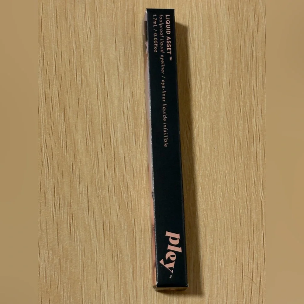 PLEY BEAUTY-LIQUID ASSET- FOOLPROOF LIQUID EYELINER-WINE NOT-